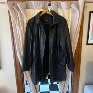 VINTAGE BLACK LEATHER MID LENGTH COAT size L